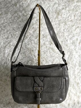BUENO WOMEN'S FAUX-LEATHER SHOULDER BAG-GRAY!